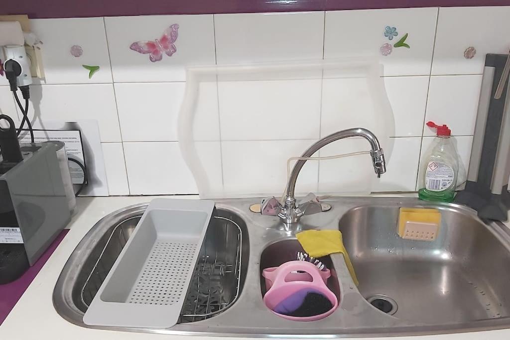 Theano's Cozy & Quiet Lux Flat - Wifi & Full Amenities Apartment Patras