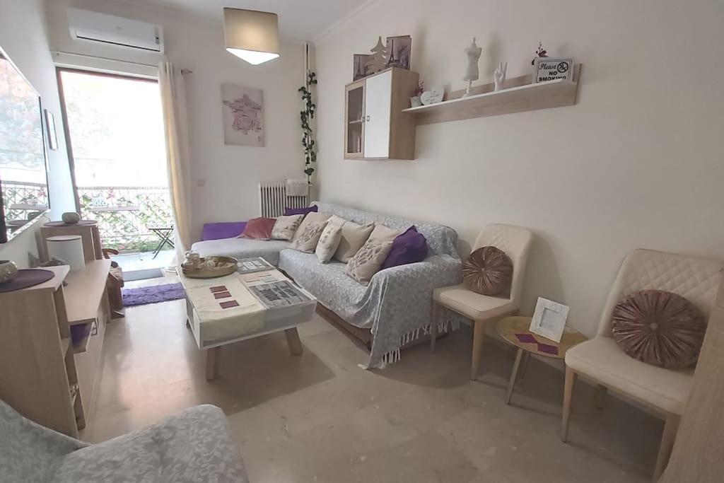 Theano's Cozy & Quiet Lux Flat - Wifi & Full Amenities Apartment