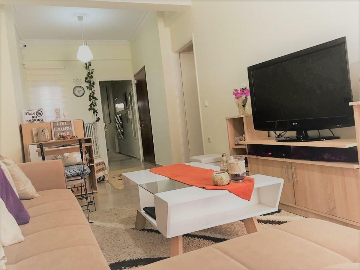 Apartment Theano's Cozy & Quiet Lux Flat - Wifi & Full Amenities Patras